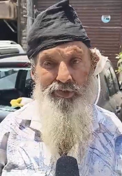 जगाधरी के लोहारन मोहल्ला में तोड़े गए कारों के शीशे। संवाद