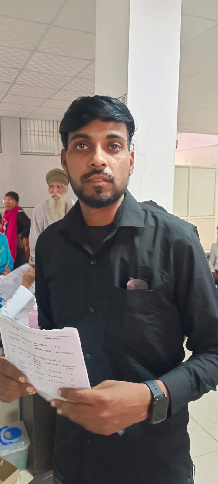  जिला नागरिक अस्पताल में सीटी स्कैन करवाने के लिए लगी लोगों की भीड़। संवाद
