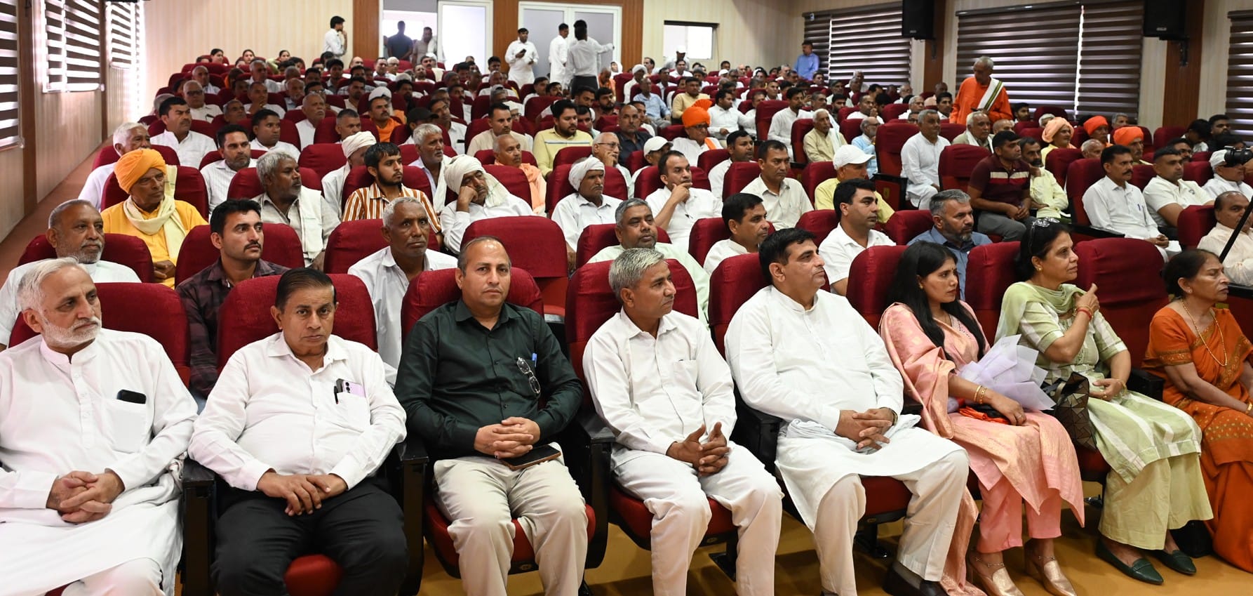 कुरुक्षेत्र। कार्यक्रम में संबोधित करते गुजरात के राज्यपाल आचार्य देवव्रत। विज्ञप्ति