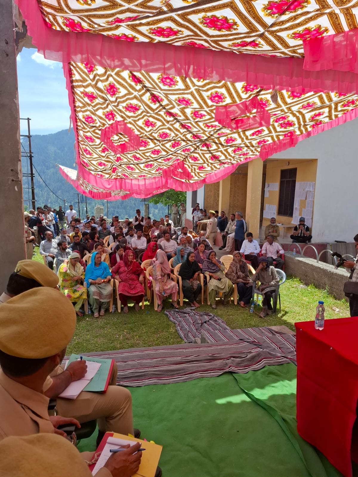 रामबन में थाना दिवस आयोजित; एसएसपी ने नशा मुक्त अभियान के लिए जन सहयोग की अपील रामबन में थाना दिवस आयोजित; एसएसपी ने नशा मुक्त अभियान के लिए जन सहयोग की अपील