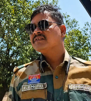 सड़क पर वाहनों से वसूली आरक्षक निलबिंत।।