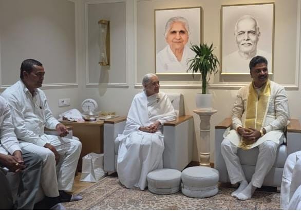 सिरोही। विधानसभा में नेता प्रतिपक्ष टीकाराम जूली ने ब्रह्माकुमारीज संस्थान के अंतरर्राष्ट्रीय म