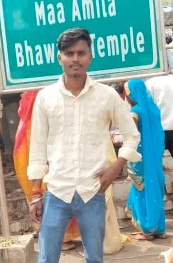 आरटीओ आफिस के समीप सडक हादसे में मृतक- दिलीप। (फाइल फोटो) स्रोत परिजन आरटीओ आफिस के समीप सडक हादसे में मृतक- दिलीप। (फाइल फोटो) स्रोत परिजन
