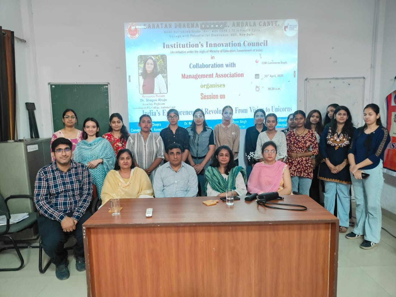 अंबाला छावनी के जीएमएन पब्लिक स्कूल में पर्यावरण संरक्षण की शपथ लेते बच्चे। प्रवक्ता अंबाला छावनी के जीएमएन पब्लिक स्कूल में पर्यावरण संरक्षण की शपथ लेते बच्चे। प्रवक्ता