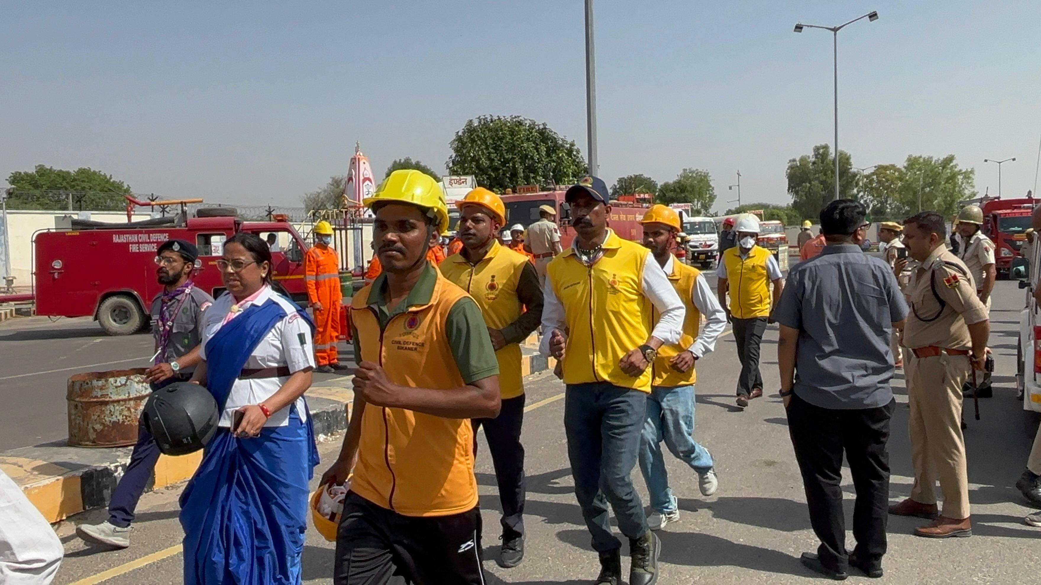 बीकानेर: एयर स्ट्राइक का अलर्ट, गैस टैंकर में लगी आग, इंडेन बाटलिंग प्लांट में मचा हड़कंप