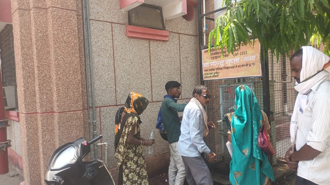 फोटो-25सीकेटीपी 10-इमरजेंसी वार्ड में भर्ती मरीज। संवाद फोटो-25सीकेटीपी 10-इमरजेंसी वार्ड में भर्ती मरीज। संवाद