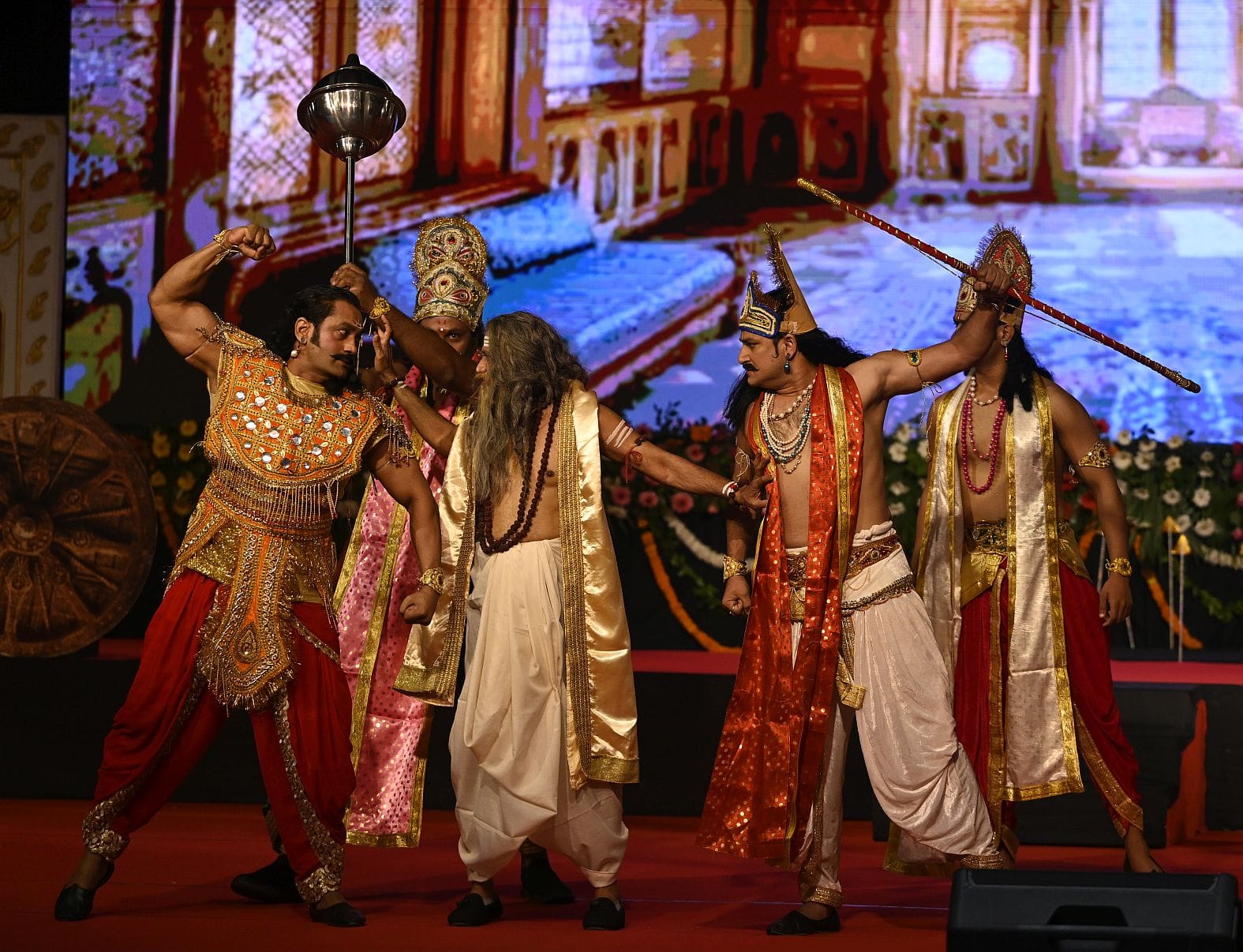इंदिरा गांधी प्रतिष्ठान में आयोजित तीन दिवसीय ‘रश्मिरथी पर्व’ का शुभारंभ मुख्यमंत्री योगी आदित इंदिरा गांधी प्रतिष्ठान में आयोजित तीन दिवसीय ‘रश्मिरथी पर्व’ का शुभारंभ मुख्यमंत्री योगी आदित