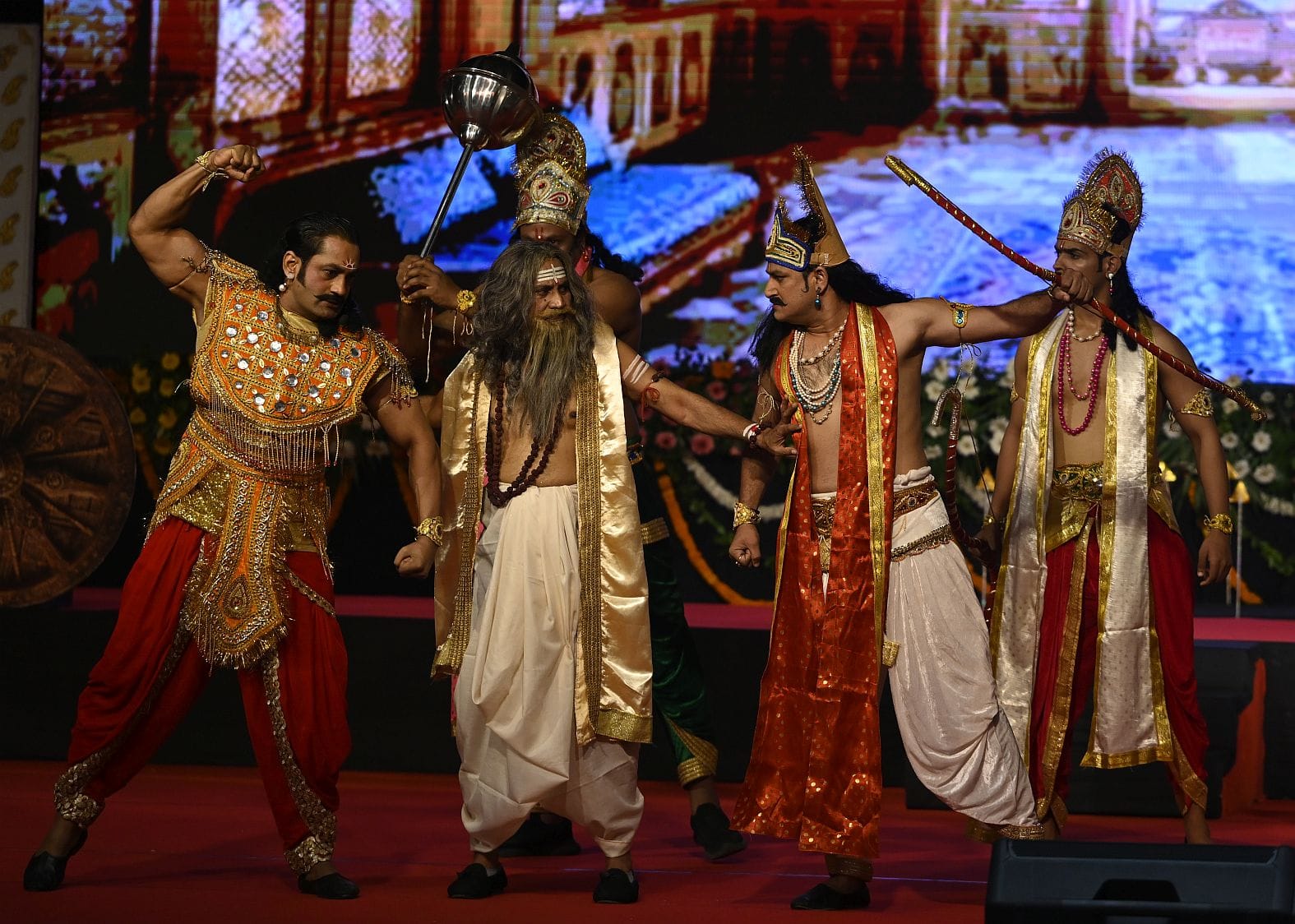 इंदिरा गांधी प्रतिष्ठान में आयोजित तीन दिवसीय ‘रश्मिरथी पर्व’ का शुभारंभ मुख्यमंत्री योगी आदित इंदिरा गांधी प्रतिष्ठान में आयोजित तीन दिवसीय ‘रश्मिरथी पर्व’ का शुभारंभ मुख्यमंत्री योगी आदित