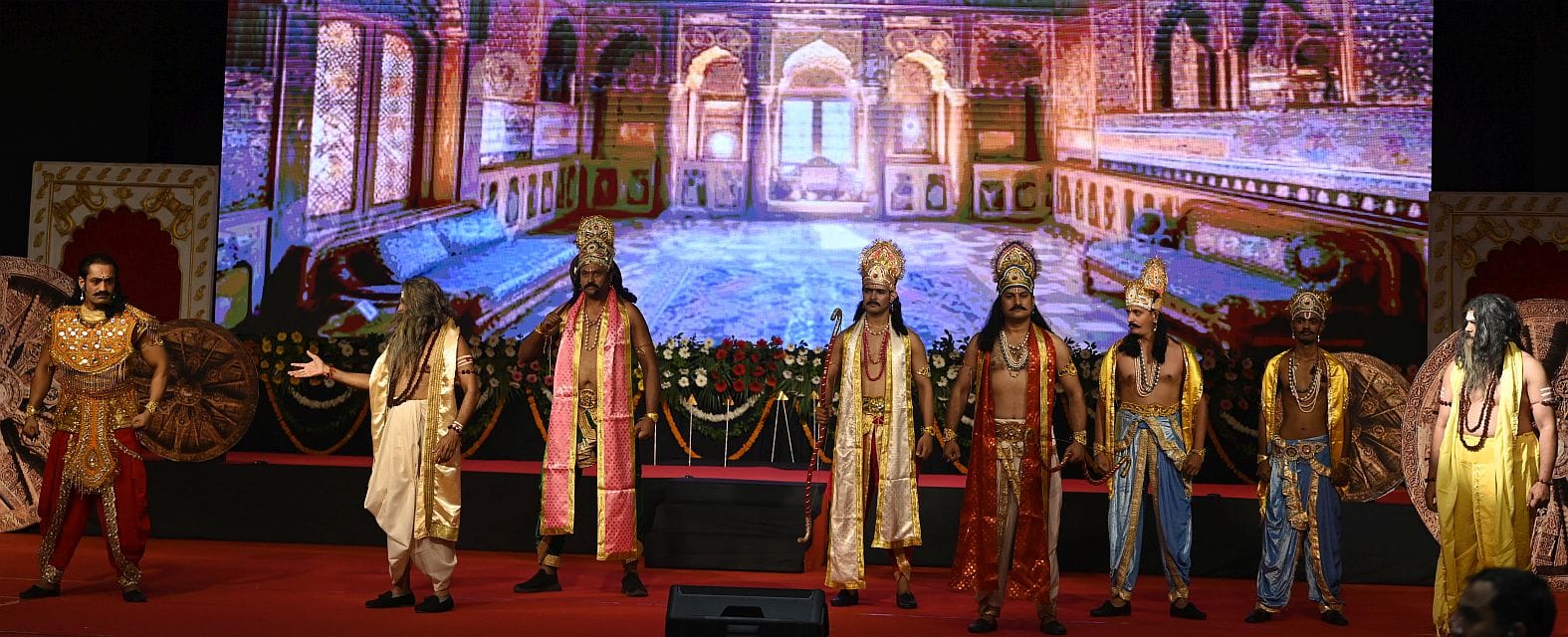 इंदिरा गांधी प्रतिष्ठान में आयोजित तीन दिवसीय ‘रश्मिरथी पर्व’ का शुभारंभ मुख्यमंत्री योगी आदित इंदिरा गांधी प्रतिष्ठान में आयोजित तीन दिवसीय ‘रश्मिरथी पर्व’ का शुभारंभ मुख्यमंत्री योगी आदित