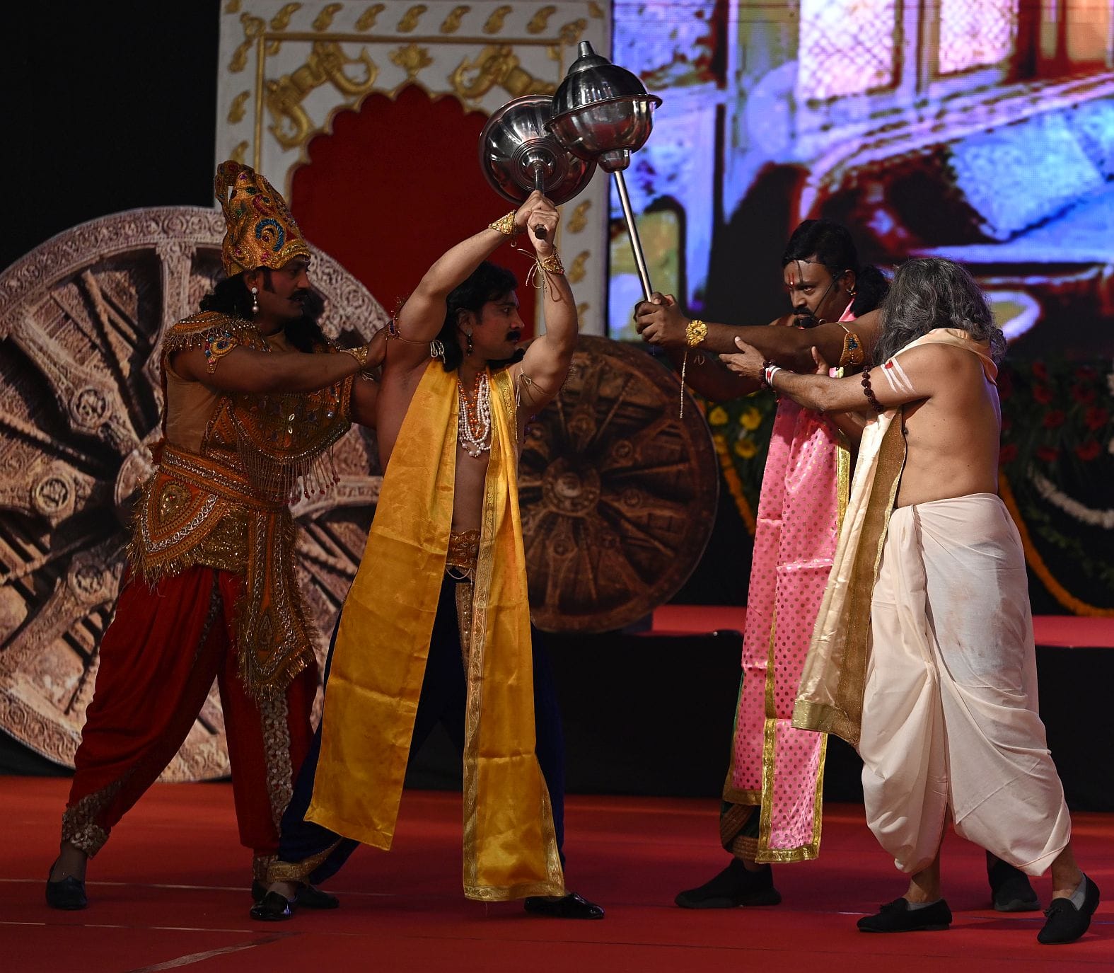 इंदिरा गांधी प्रतिष्ठान में आयोजित तीन दिवसीय ‘रश्मिरथी पर्व’ का शुभारंभ मुख्यमंत्री योगी आदित इंदिरा गांधी प्रतिष्ठान में आयोजित तीन दिवसीय ‘रश्मिरथी पर्व’ का शुभारंभ मुख्यमंत्री योगी आदित