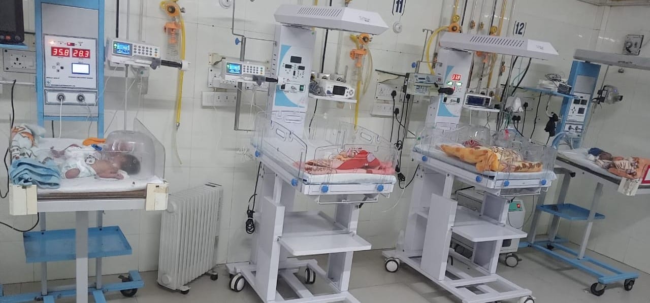 राजकीय मेडिकल कॉलेज की ओपीडी में रोजाना उमड़ रही मरीजों की भीड़। संवाद