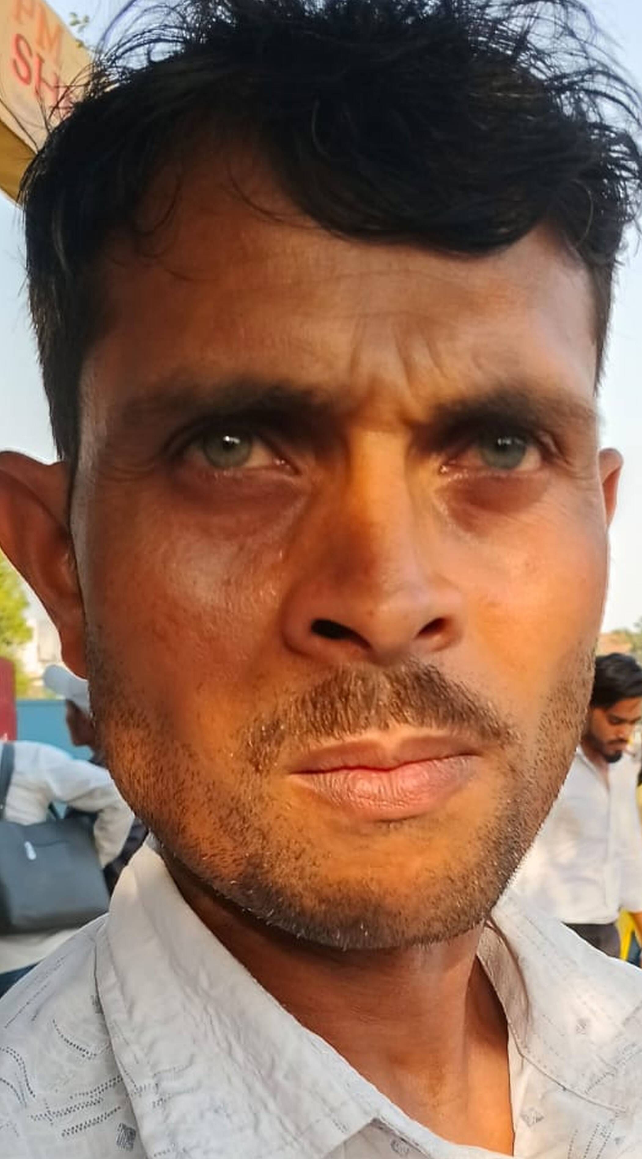 फोटो-15-परीक्षा देकर बाहर निकलते परीक्षार्थी। संवाद फोटो-15-परीक्षा देकर बाहर निकलते परीक्षार्थी। संवाद