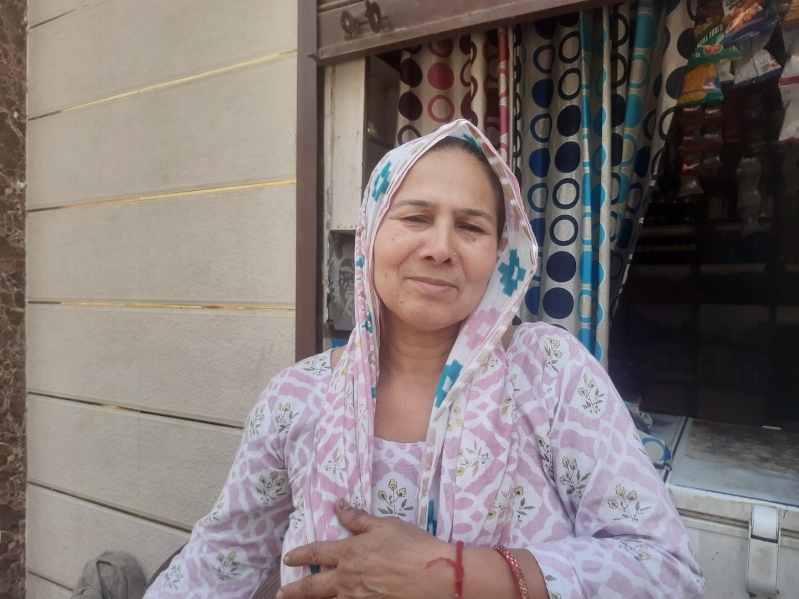 फोटो : सोनीपत के बाबा काॅलोनी में ओवरफ्लो सीवर का मैनहॉल। संवाद फोटो : सोनीपत के बाबा काॅलोनी में ओवरफ्लो सीवर का मैनहॉल। संवाद