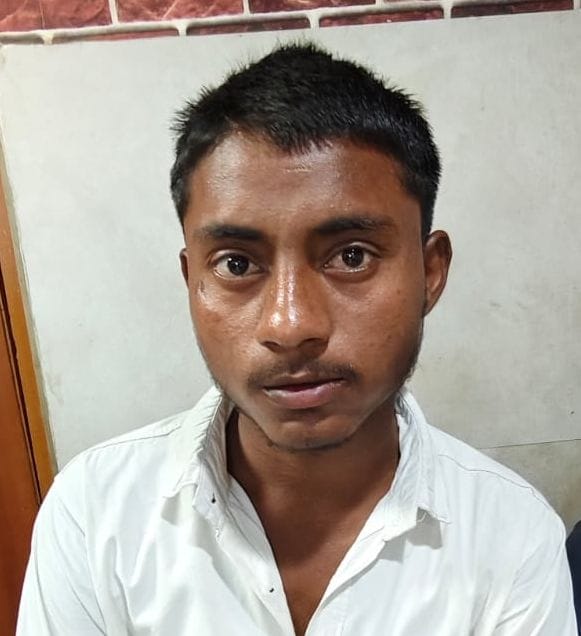 जिला अस्पताल के तीसरे तल पर लगा बंद पड़ा आरओ। संवाद