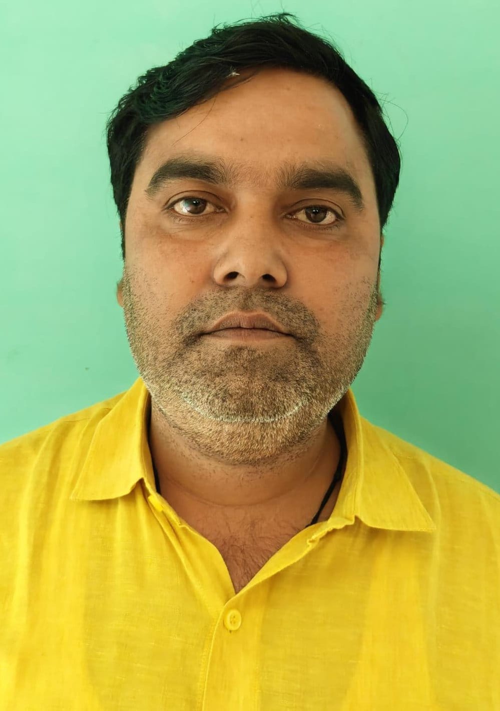 लालगंज तहसील परिसर में स्थित वाटर कूलर पर्याप्त पानी नहीं। संवाद