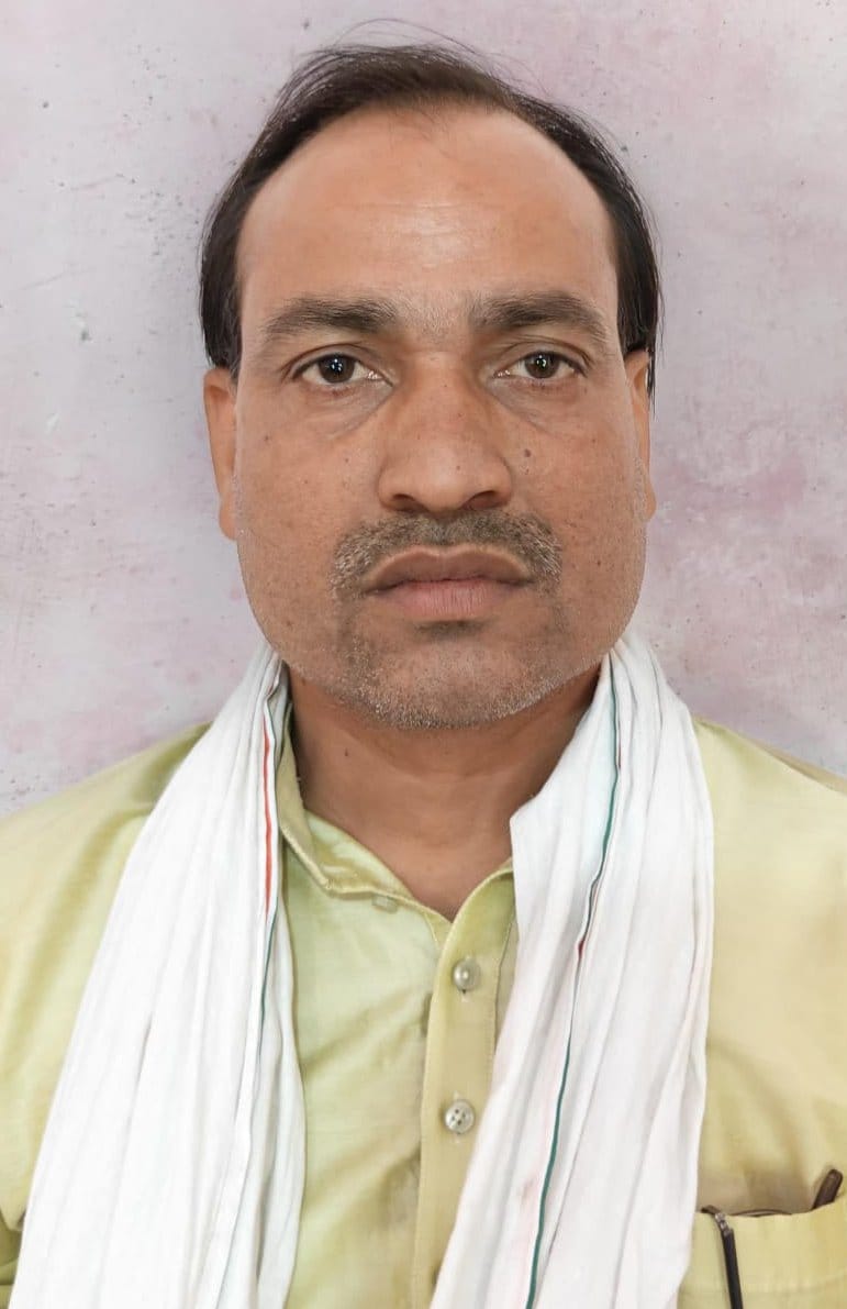 लालगंज तहसील परिसर में स्थित वाटर कूलर पर्याप्त पानी नहीं। संवाद