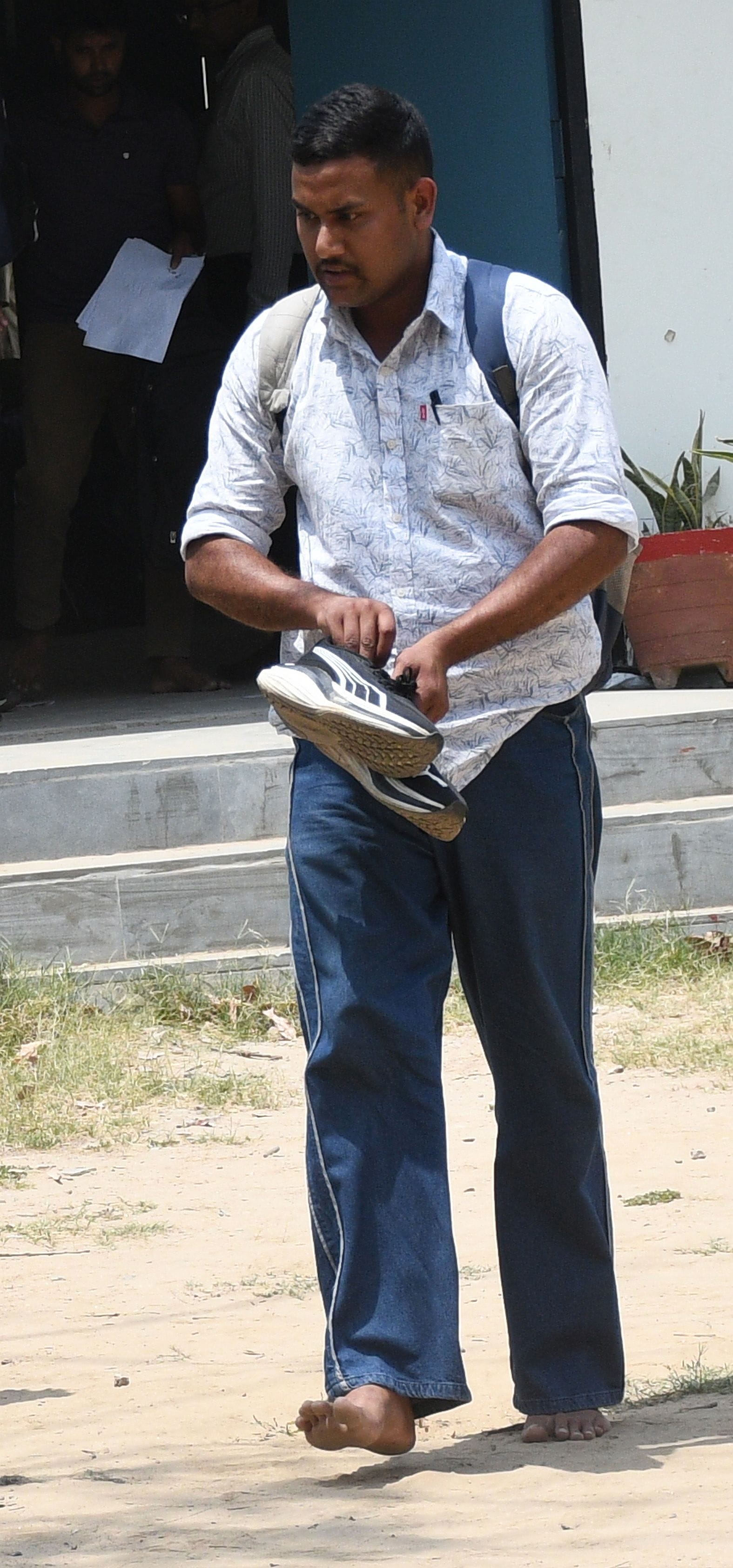 राजधानी के 55 केंद्रों पर दो पालियों में शुरू हुई होमगार्ड भर्ती की परीक्षा राजधानी के 55 केंद्रों पर दो पालियों में शुरू हुई होमगार्ड भर्ती की परीक्षा