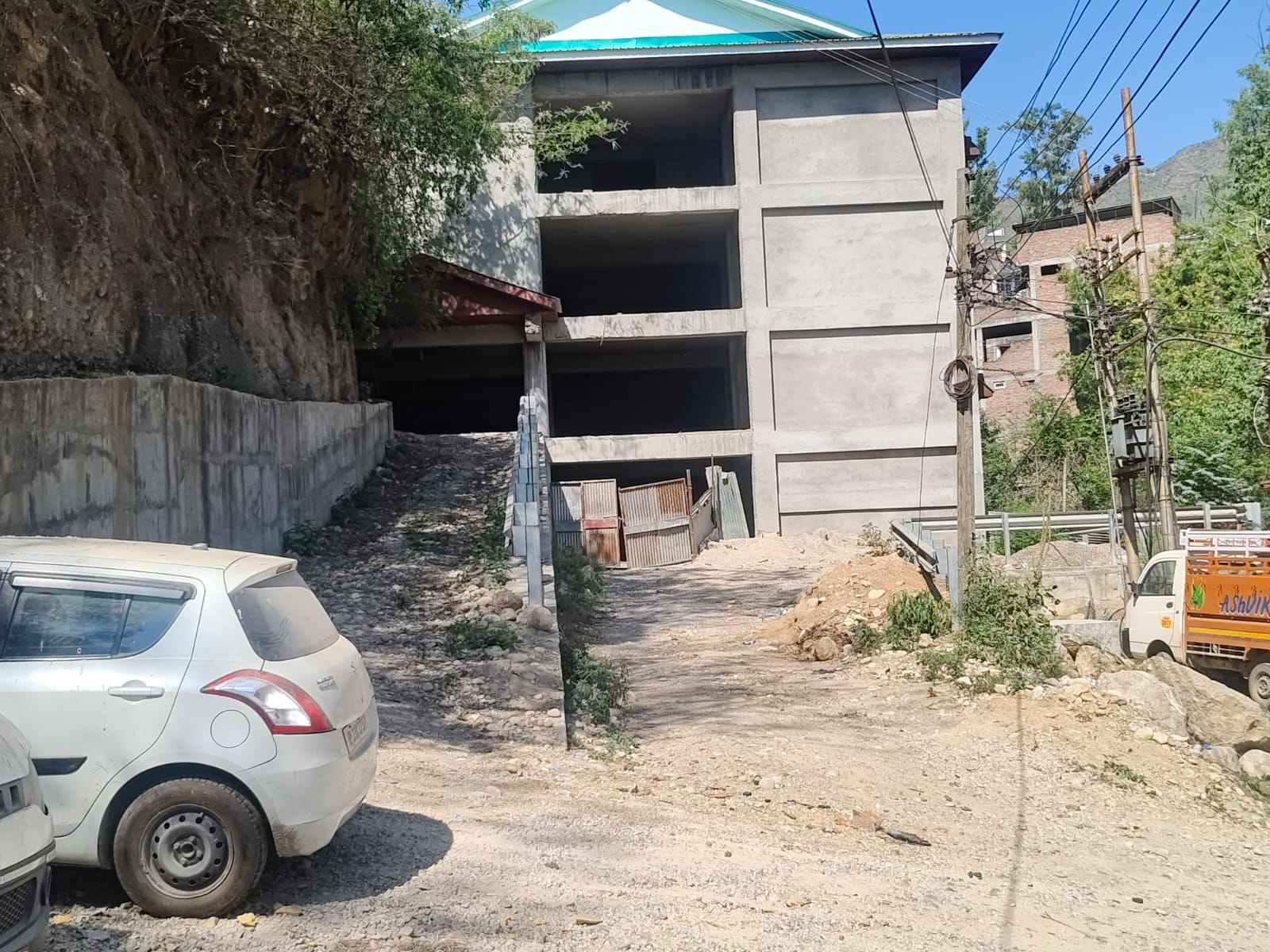 अमित सूरी।