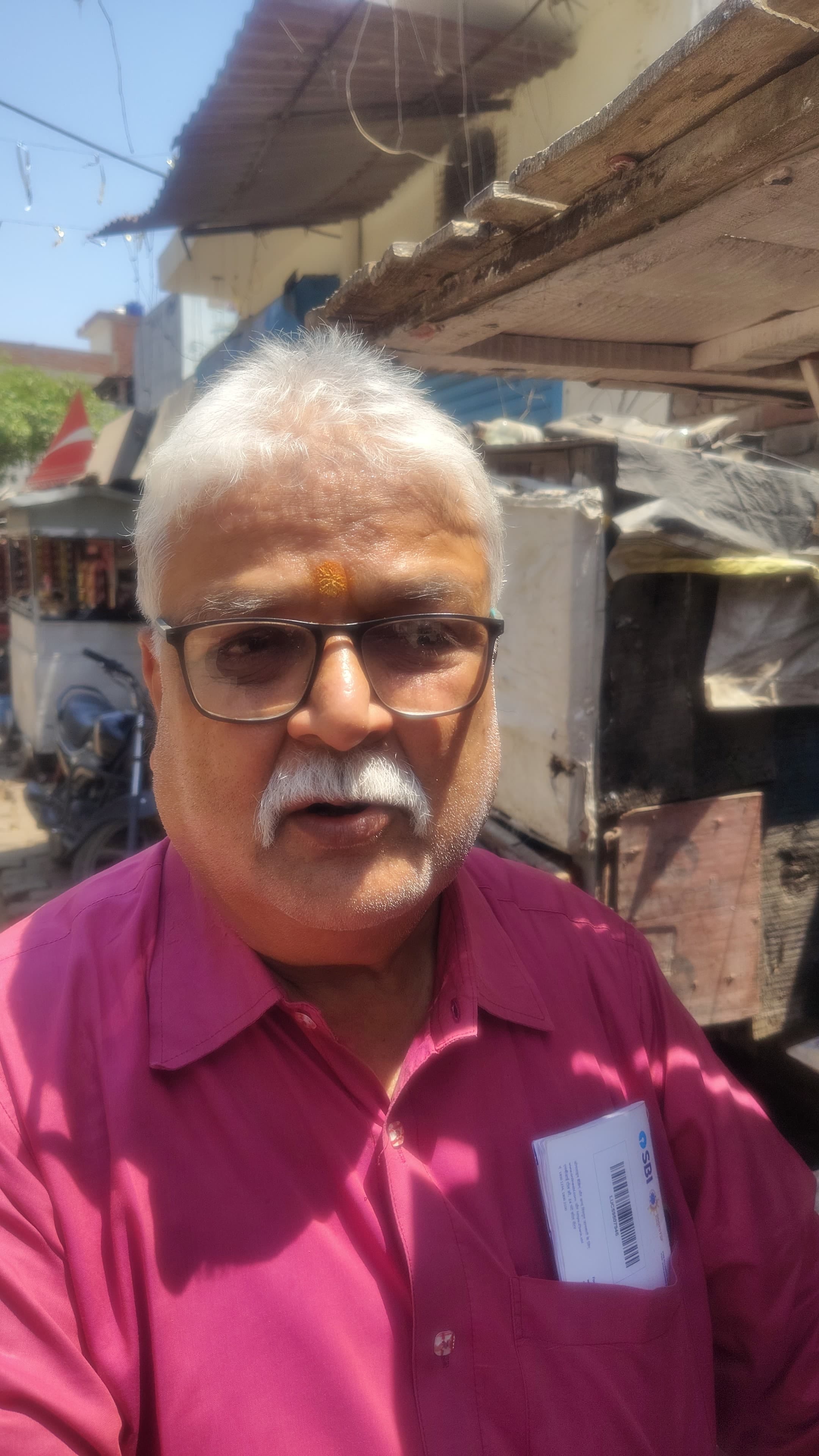 छोटे लाल । वाटर टैक्स रेगुलर जमा करते है पानी आता हो नहीं है