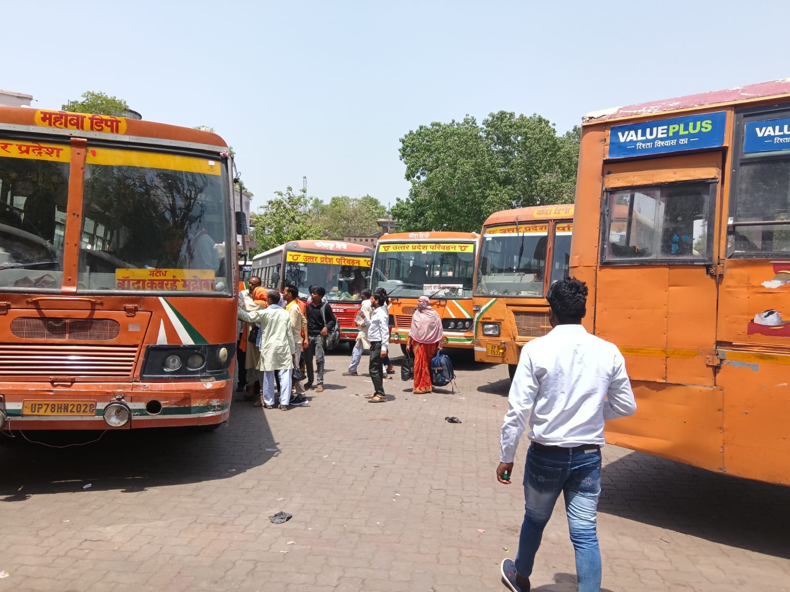 फोटो-  14 दोपहर 12 बजे महाराणा प्रताप चौक में सन्नाटा। संवाद