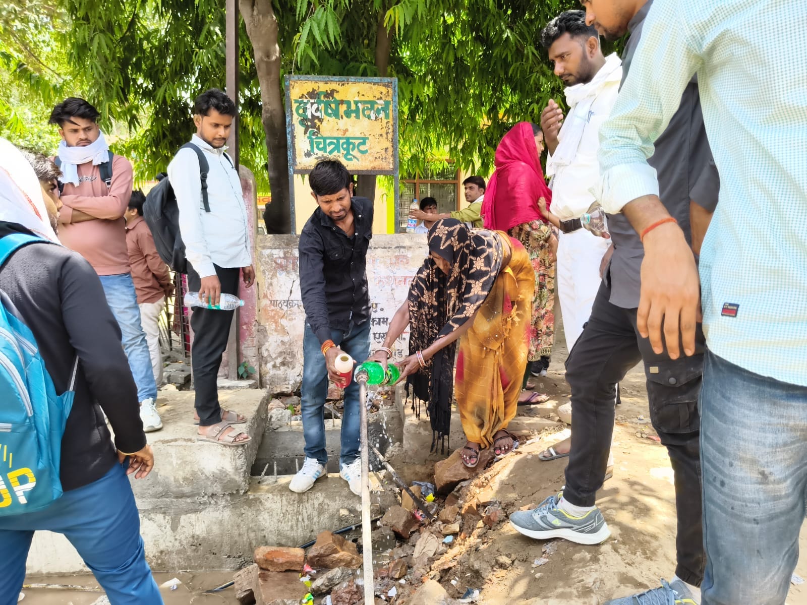 फोटो 26 सीकेटीपी-12-रामघाट में पसरा सन्नाटा। संवाद