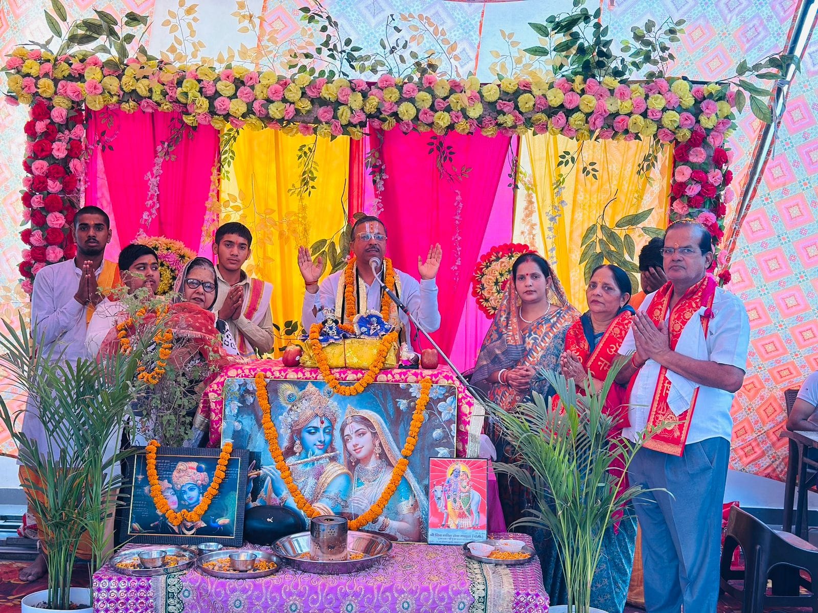 कुरुक्षेत्र। कथा में प्रवचन देते पंडि़त अनिल शास्त्री। स्वयं कुरुक्षेत्र। कथा में प्रवचन देते पंडि़त अनिल शास्त्री। स्वयं