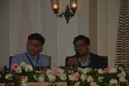 कार्यक्रम में पहुंचे चिकित्सक व अन्य लोग।