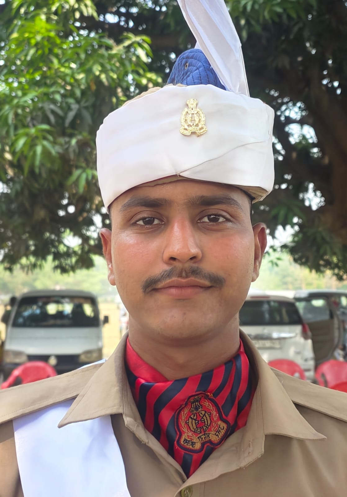 पुलिस लाइंस मैदान में पासिंग आउट परेड के दौरान निरीक्षण करते आईजी किरन एस व एसपी डॉ. ख्याति गर् पुलिस लाइंस मैदान में पासिंग आउट परेड के दौरान निरीक्षण करते आईजी किरन एस व एसपी डॉ. ख्याति गर्