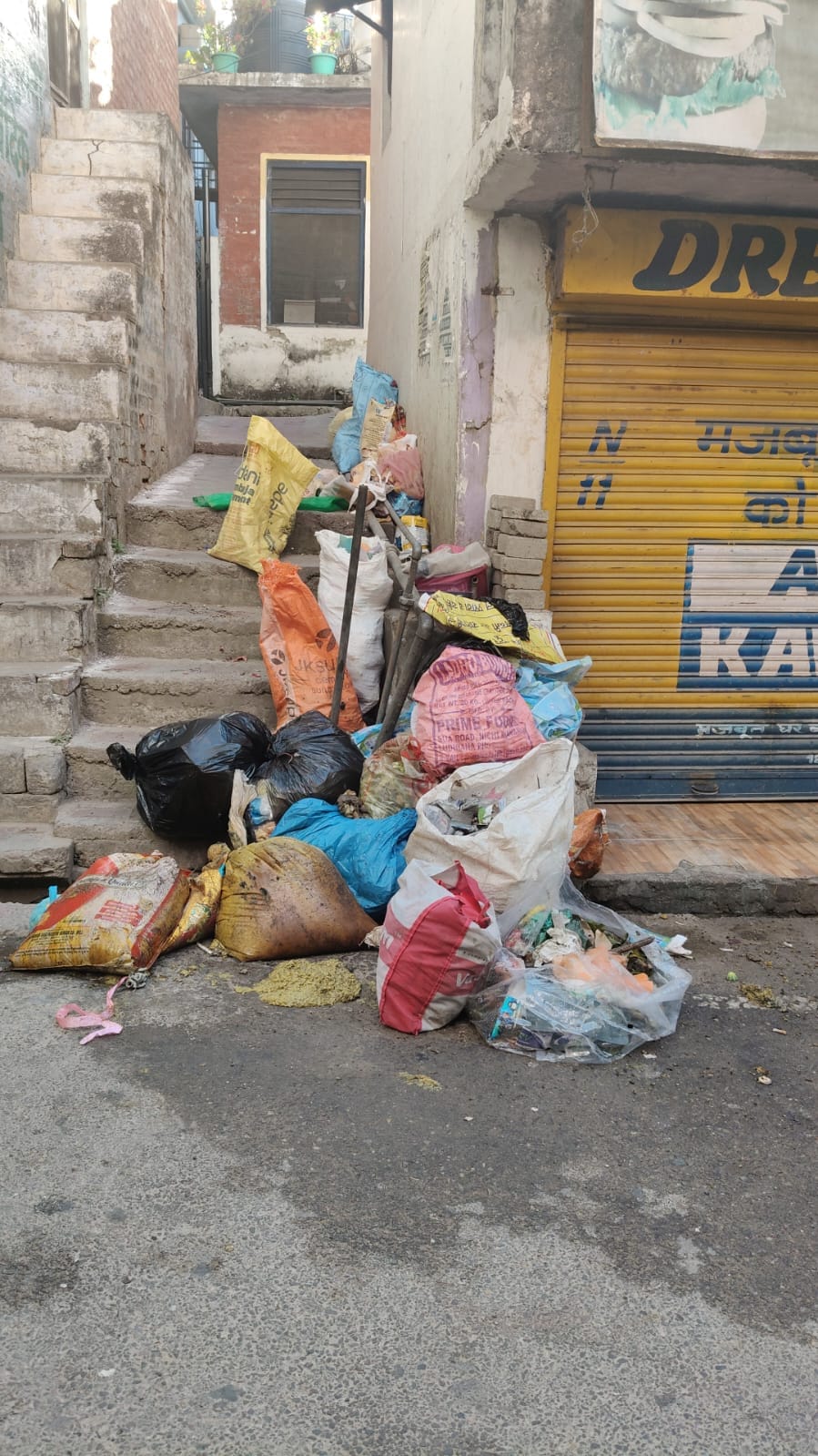 राजेश चौधरी, स्थानीय निवासी हमीरपुर।