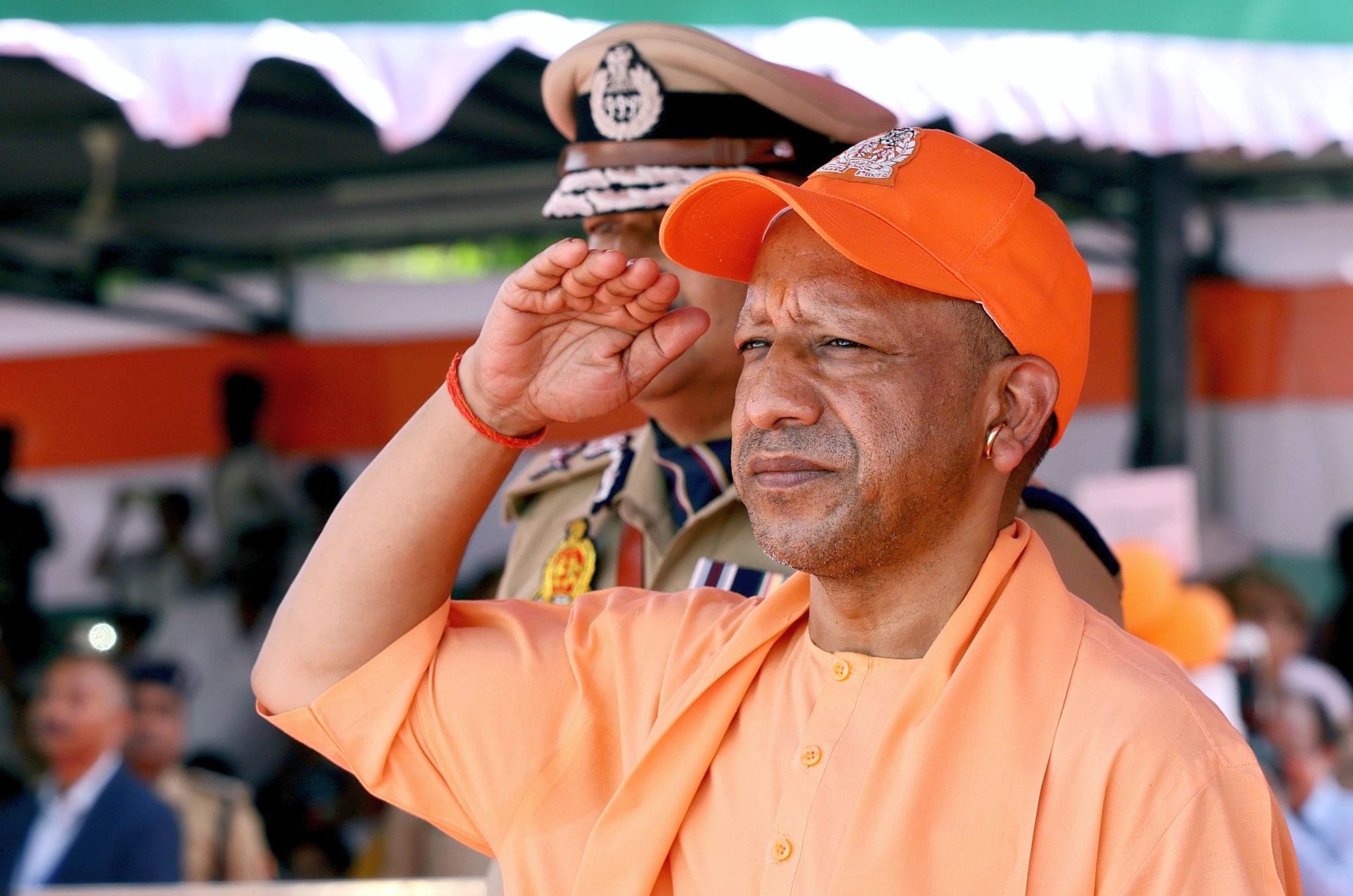 रविवार को पुलिस लाइन में आयोजित दीक्षांत समारोह में सिपाही बनी बेटियों ने पासिंग आउट परेड में स रविवार को पुलिस लाइन में आयोजित दीक्षांत समारोह में सिपाही बनी बेटियों ने पासिंग आउट परेड में स