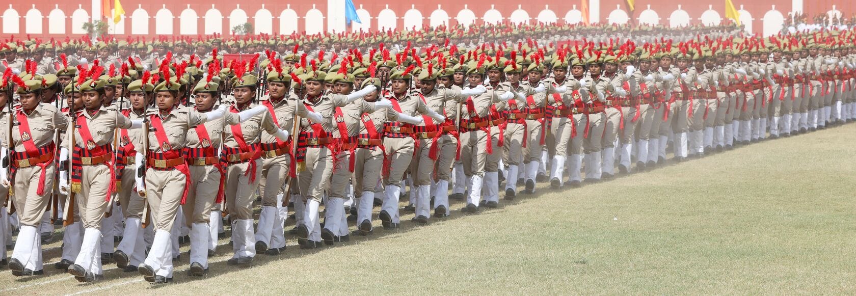 रविवार को पुलिस लाइन में आयोजित दीक्षांत समारोह में सिपाही बनी बेटियों ने पासिंग आउट परेड में स रविवार को पुलिस लाइन में आयोजित दीक्षांत समारोह में सिपाही बनी बेटियों ने पासिंग आउट परेड में स