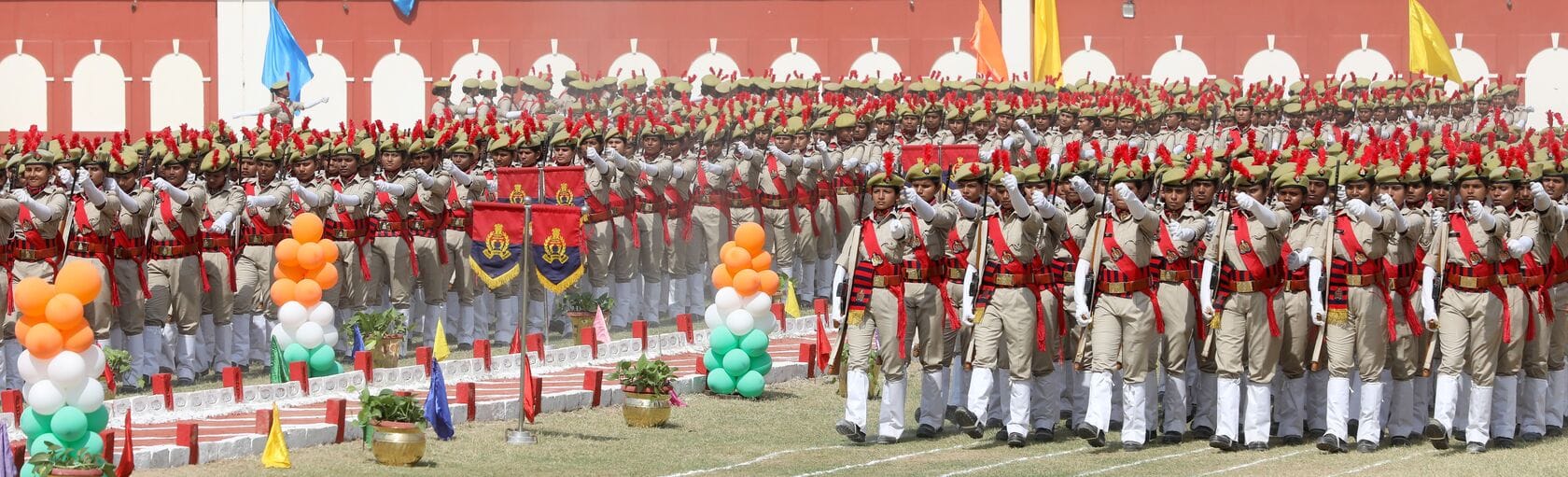 रविवार को पुलिस लाइन में आयोजित दीक्षांत समारोह में सिपाही बनी बेटियों ने पासिंग आउट परेड में स रविवार को पुलिस लाइन में आयोजित दीक्षांत समारोह में सिपाही बनी बेटियों ने पासिंग आउट परेड में स