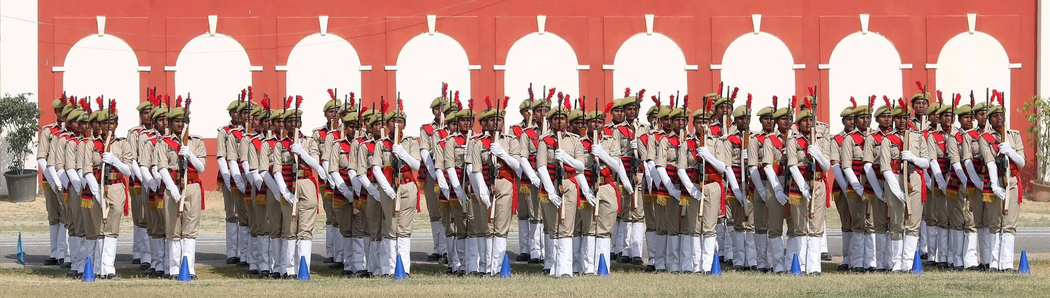 रविवार को पुलिस लाइन में आयोजित दीक्षांत समारोह में सिपाही बनी बेटियों ने पासिंग आउट परेड में स रविवार को पुलिस लाइन में आयोजित दीक्षांत समारोह में सिपाही बनी बेटियों ने पासिंग आउट परेड में स