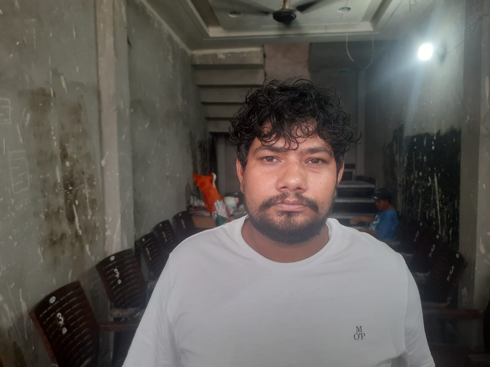 फोटो : सोनीपत के श्रीनगर कॉलोनी में घरों के सामने गिरी हुई दीवार। संवाद फोटो : सोनीपत के श्रीनगर कॉलोनी में घरों के सामने गिरी हुई दीवार। संवाद