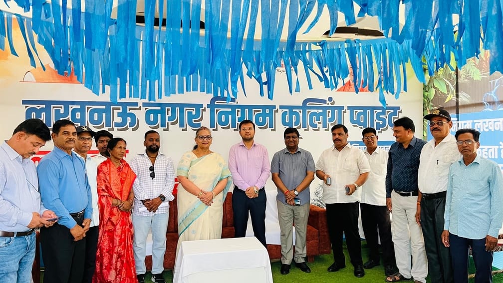 कूलिंग पॅाइंट का शुभारंभ करतीं महापौर। कूलिंग पॅाइंट का शुभारंभ करतीं महापौर।