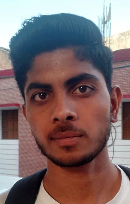 मोहल्ला कटिया टोला स्थित आर्य महिला इंटर कॉलेज केंद्र से होमगार्ड परीक्षा देकर बाहर आते अभ्यर् मोहल्ला कटिया टोला स्थित आर्य महिला इंटर कॉलेज केंद्र से होमगार्ड परीक्षा देकर बाहर आते अभ्यर्