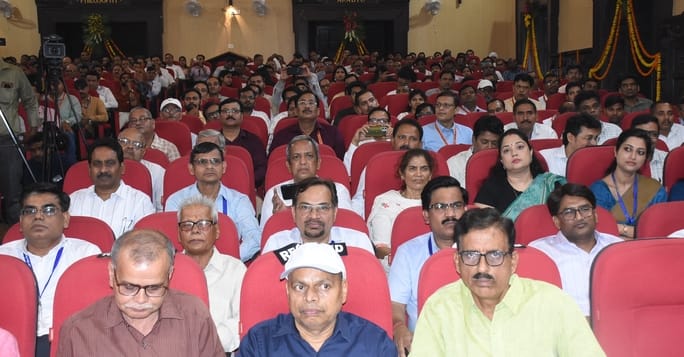 निधि लेखा विभाग के साै वर्ष पूरे होने पर सोमवार को सांस्कृतिक कार्यक्रमों का आयोजन हुआ। 
