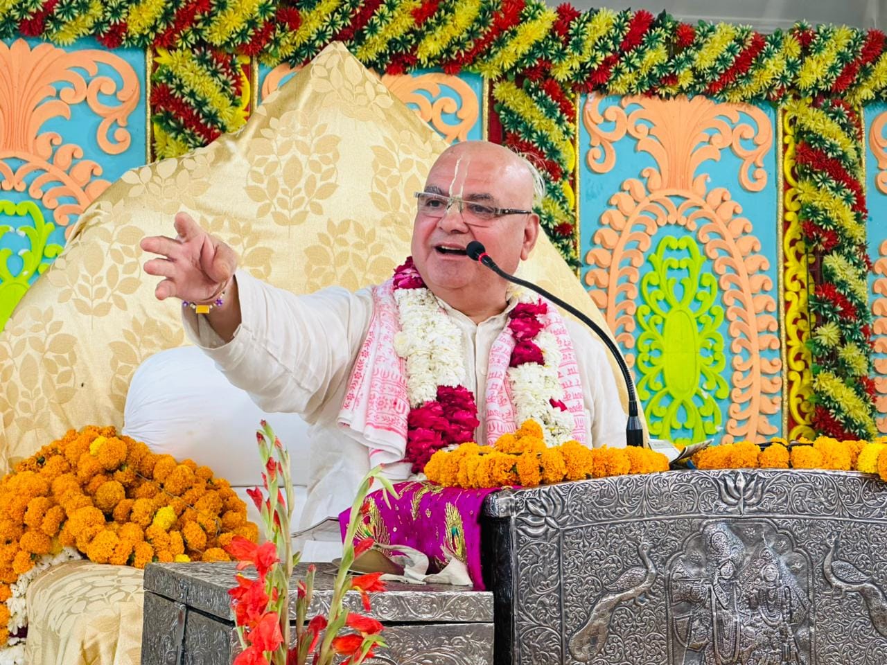 श्रीमद्भागवत कथा करते साक्षी गोपाल दास महाराज। संवाद