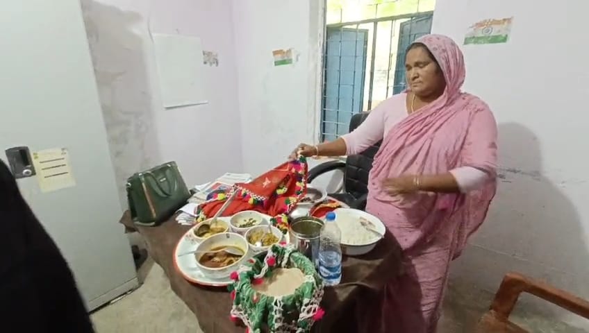 टीसी के नाम पर दावत का आरोप, कटिहार के स्कूल में हंगामा