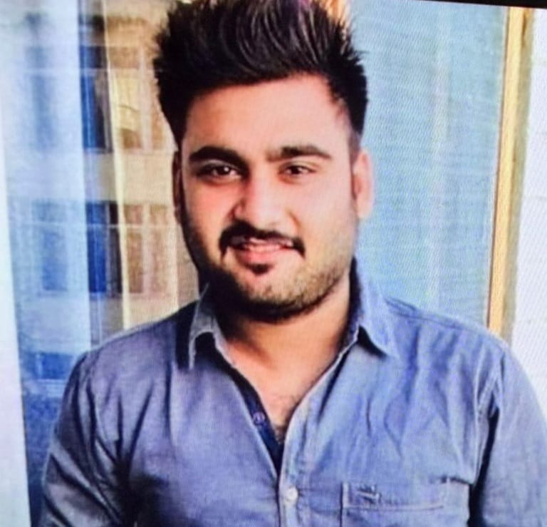 वार्ड नंबर 14 में ओवरफ्लो सीवर होने से निकला पानी। संवाद वार्ड नंबर 14 में ओवरफ्लो सीवर होने से निकला पानी। संवाद