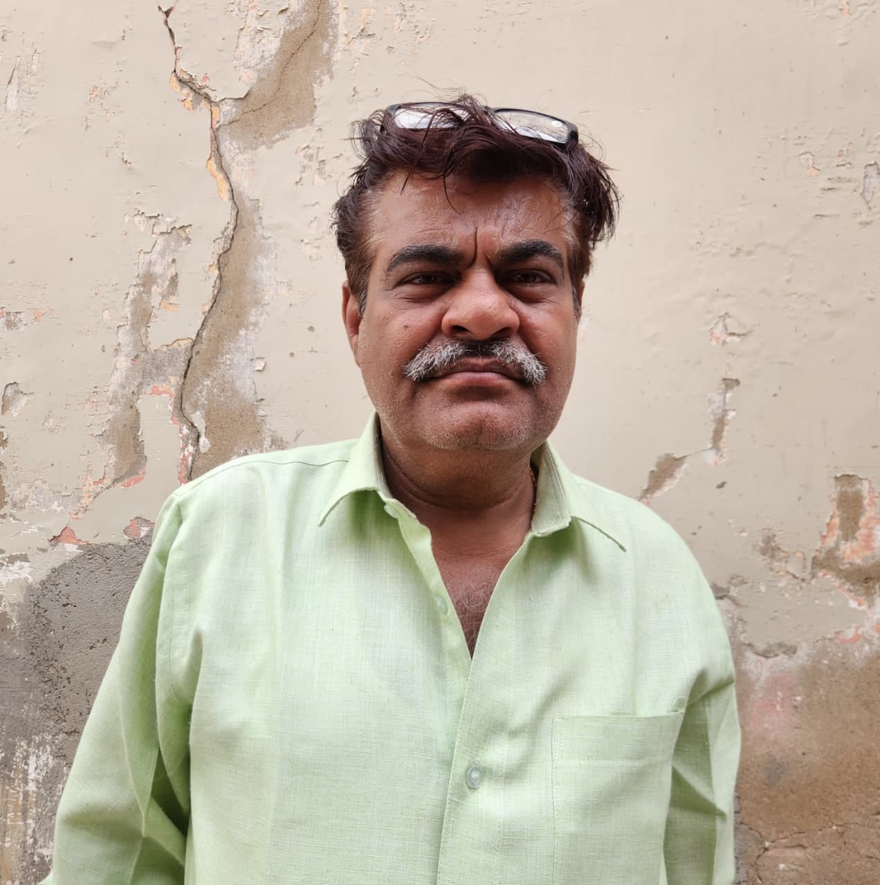 वार्ड नंबर 14 में ओवरफ्लो सीवर होने से निकला पानी। संवाद वार्ड नंबर 14 में ओवरफ्लो सीवर होने से निकला पानी। संवाद