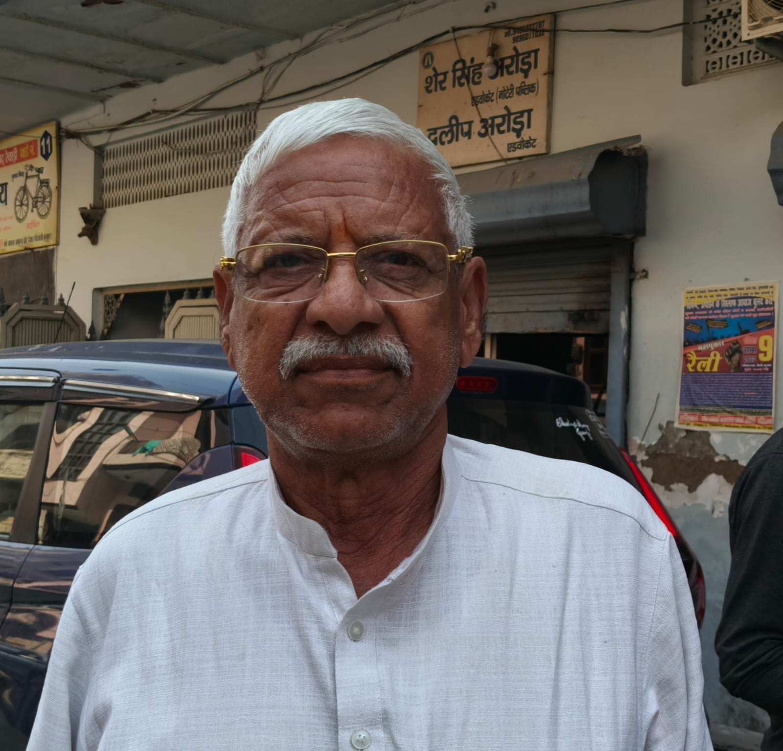 वार्ड नंबर 14 में ओवरफ्लो सीवर होने से निकला पानी। संवाद वार्ड नंबर 14 में ओवरफ्लो सीवर होने से निकला पानी। संवाद