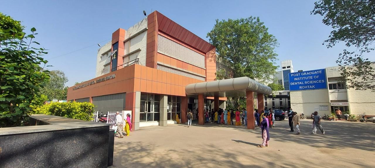 10-रोहतक निवासी ऋषि के जबड़े की पहले की स्थिति। स्रोत : पीजीआई