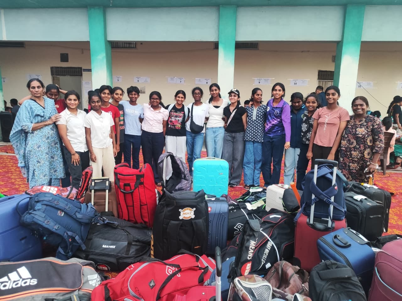 28-रोहतक में अंडर-17 राष्ट्रीय महिला क्रिकेट चैंपियनशिप के लिए पहुंची झारखंड की टीम। स्रोत : प्