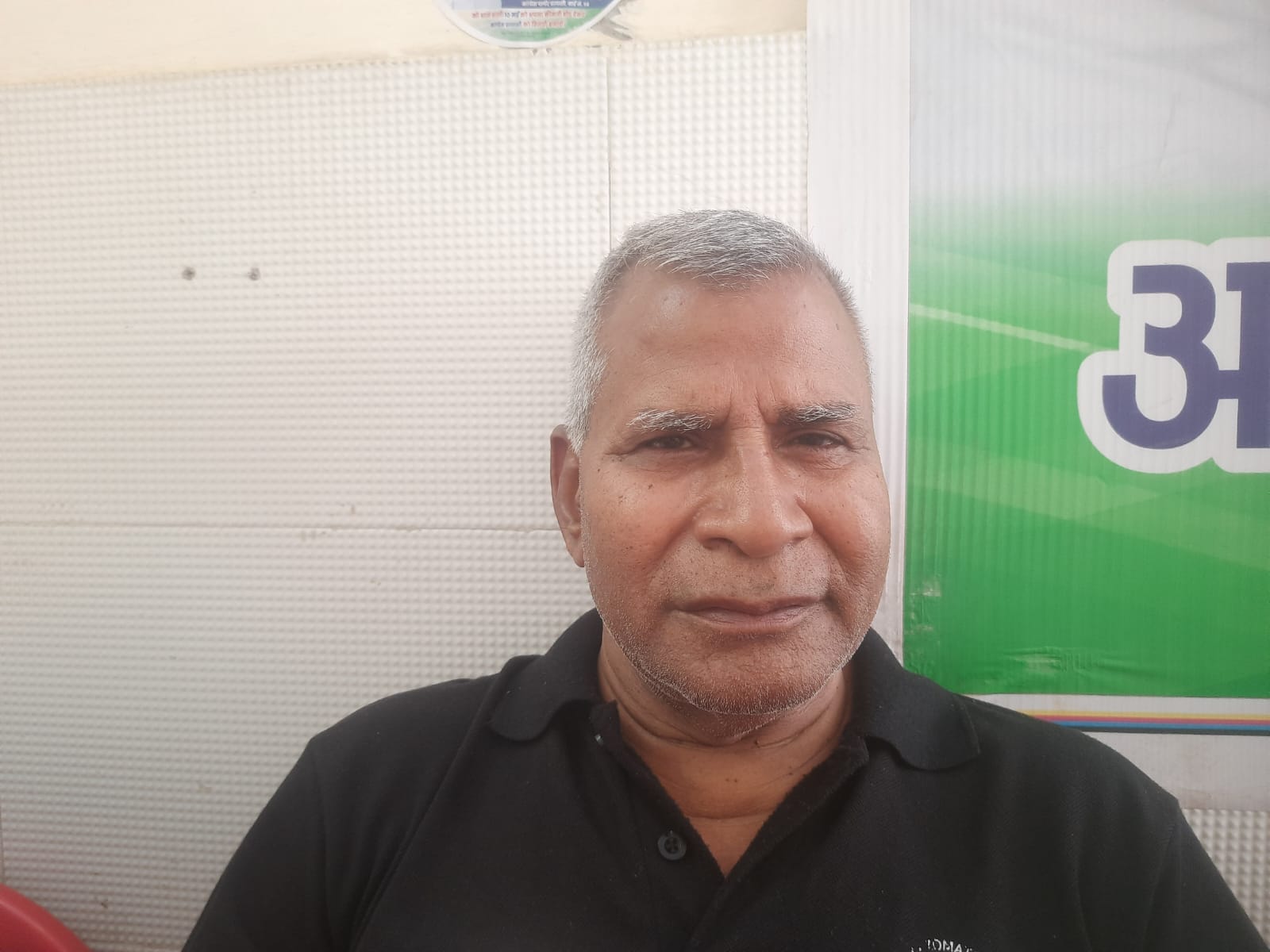 फोटो: सोनीपत के न्यू जीवन नगर में टूटी पड़ी सड़क। संवाद