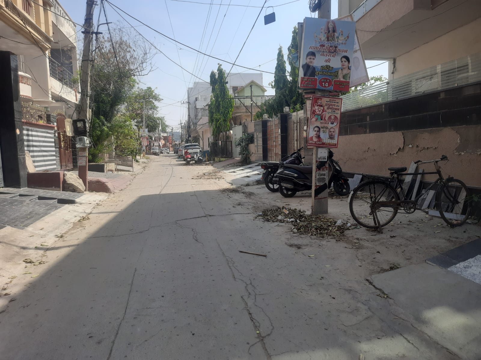 फोटो: सोनीपत के न्यू जीवन नगर में टूटी पड़ी सड़क। संवाद