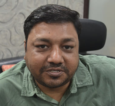 ग्रेटर नोएडा के साइट पांच में अमर उजाला द्वारा आयोजित उद्यमी संवाद में समस्याओ को लेकर चर्चा कर