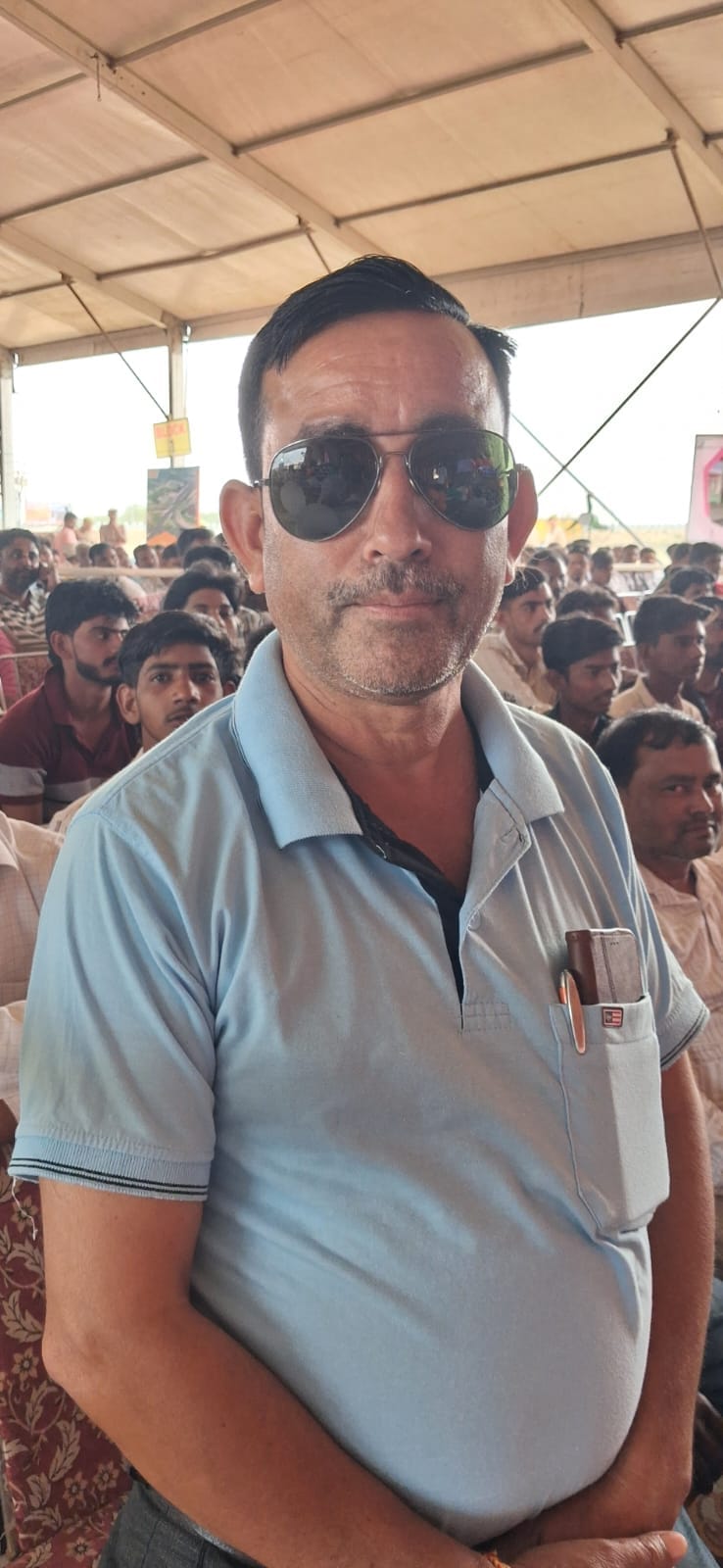 घटपुरी इंटरचेंज पर आयोजित गंगा एक्सप्रेस-वे शुभारंभ कार्यक्रम के बाद एक्सप्रेस-वे पर फोटो खिंच