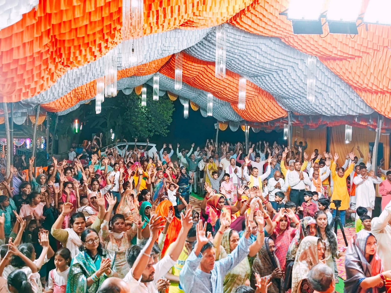 लालगोपालगंज- आचार्य देवव्रत जी महाराज लालगोपालगंज- आचार्य देवव्रत जी महाराज