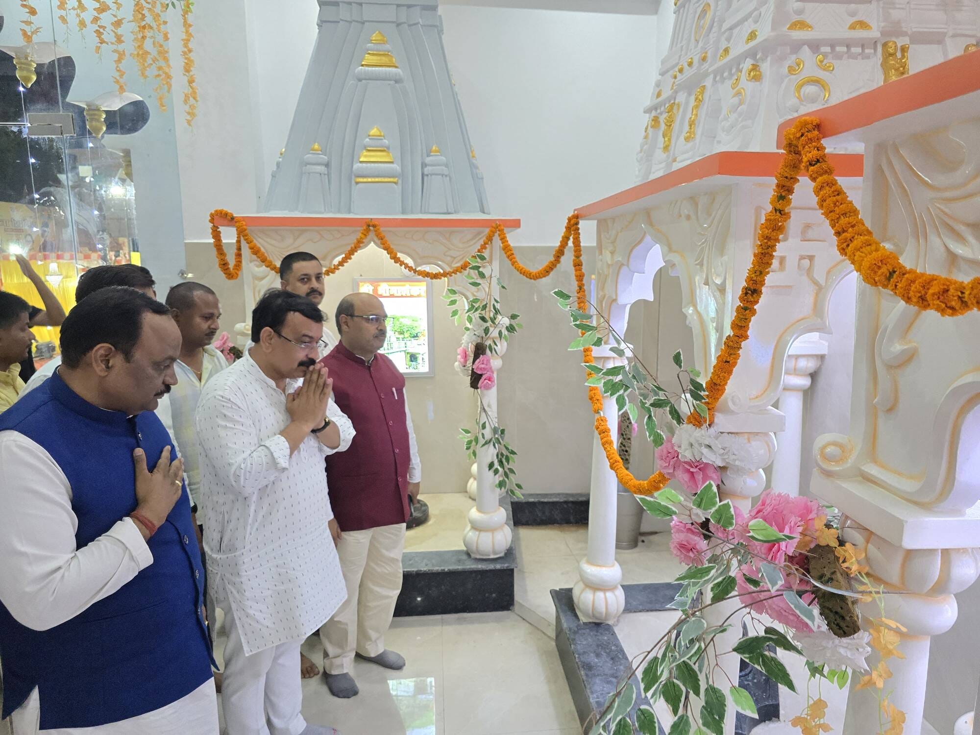मंदिर के स्थापना दिवस पर सामूहिक सुंदरकांड पाठ मंदिर के स्थापना दिवस पर सामूहिक सुंदरकांड पाठ
